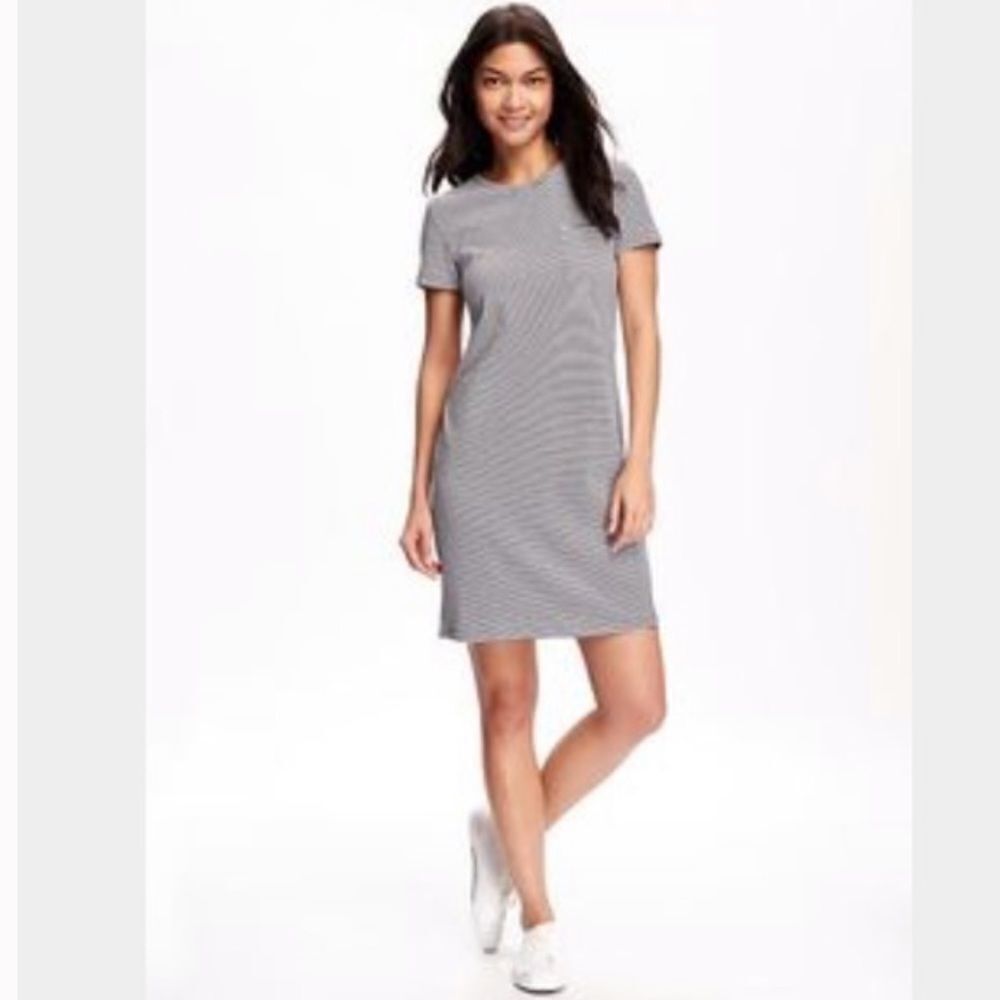 ✨ Fitted Striped Crew-Neck Pocket Tee Dress✨